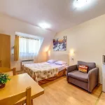 Apartment Castle Romance -
